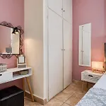 Jo\'S Guesthouse, Benitses