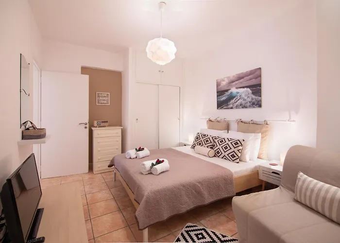 Jo\'S Guesthouse, Benitses
