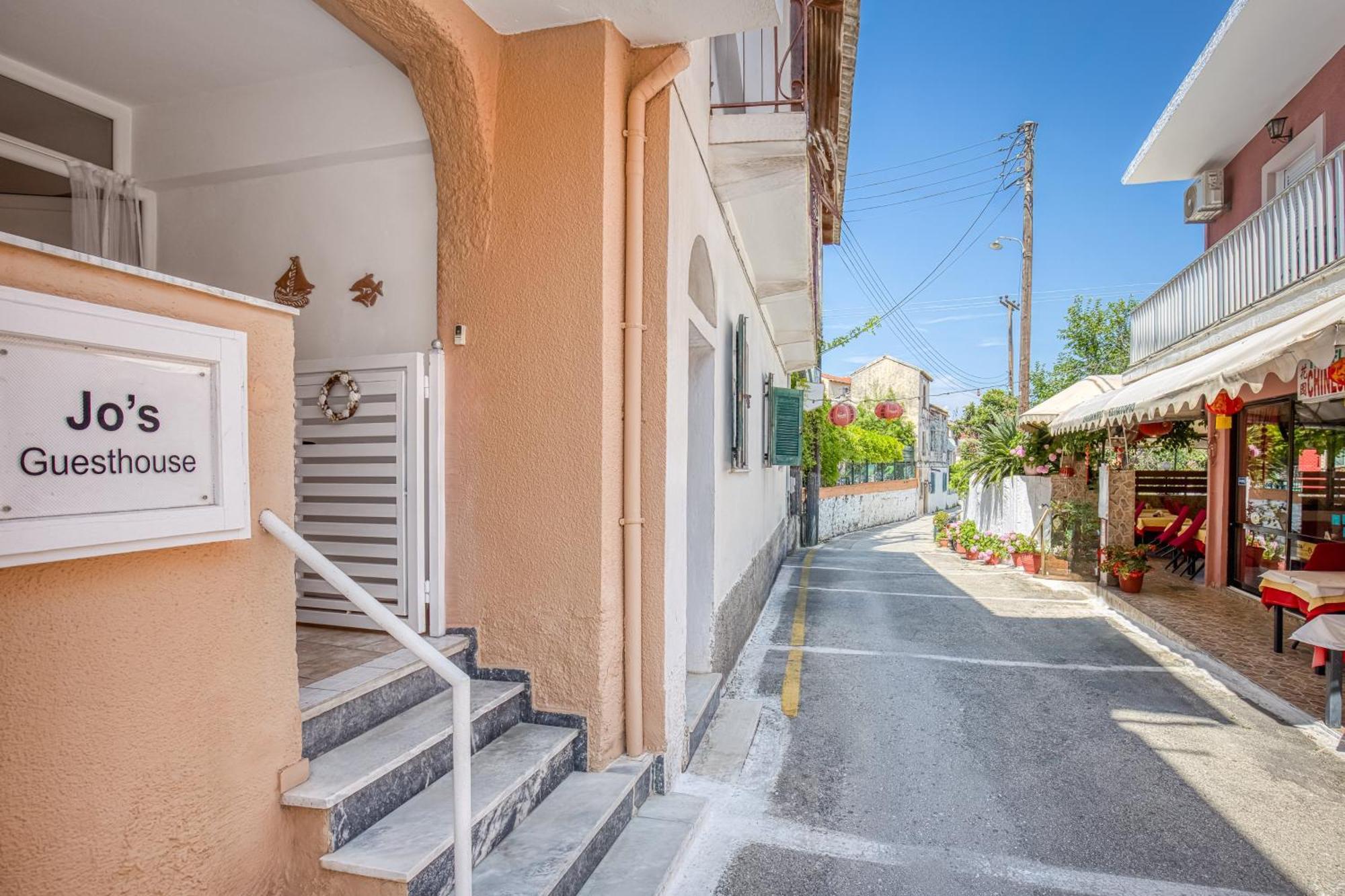 Jo's Guesthouse, Benitses Holiday home Benitses (Corfu)