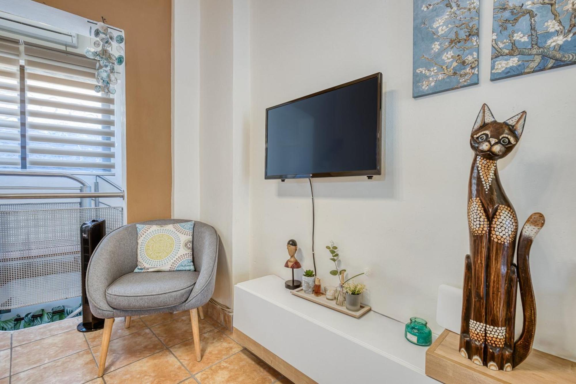 Jo's Guesthouse, Benitses Holiday home