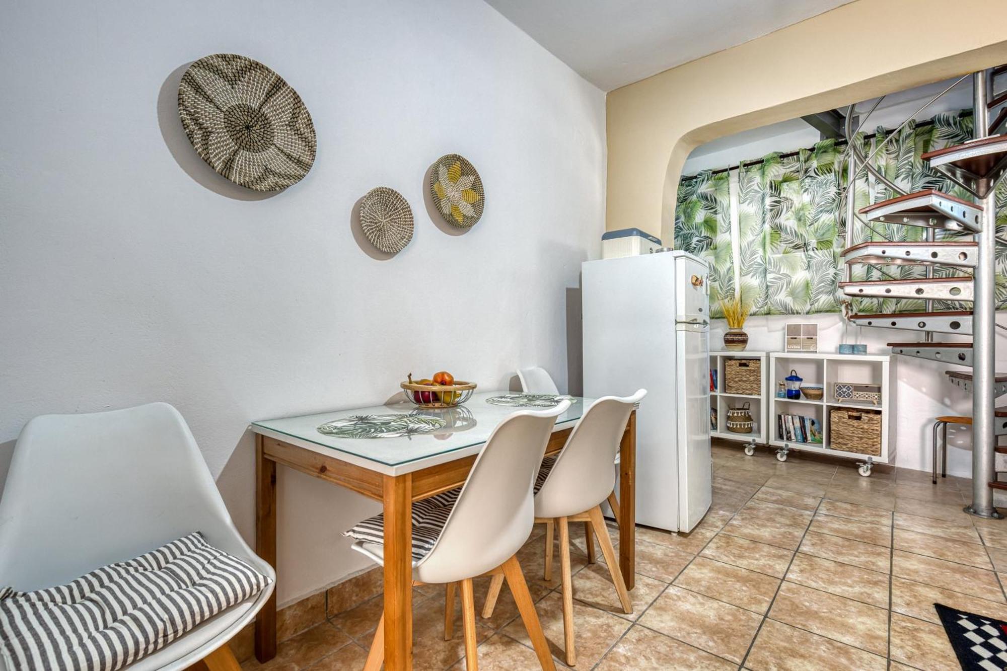 Jo's Guesthouse, Benitses * Benitses (Corfu)